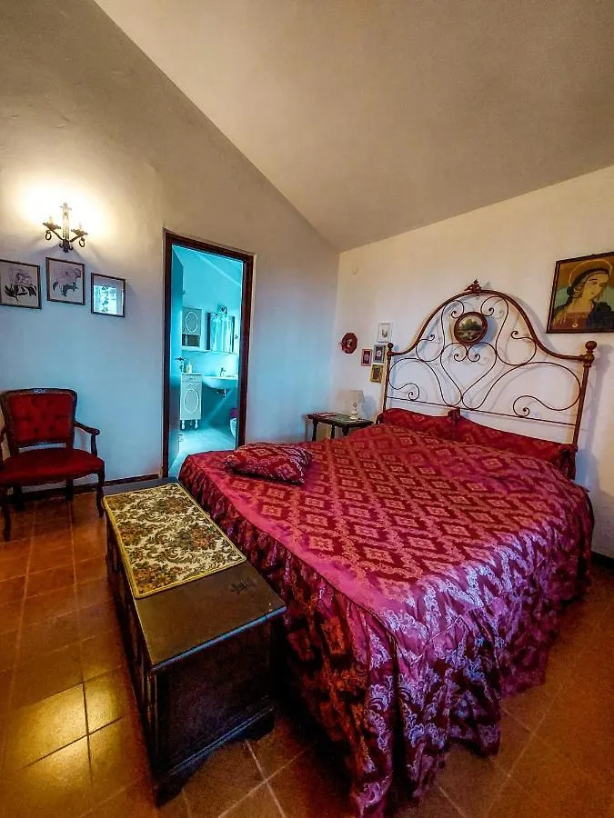 塞尔苏里格 La Casa Di Cesarina旅馆 0*,